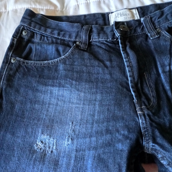 FREE PLANET - Picture 2 of 4